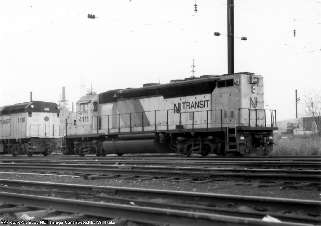 NJT GP40P 4111